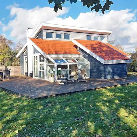 6 Person In Karrebaeksminde-by Traum